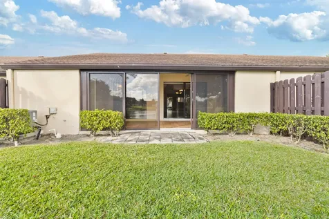 633 Sea Pine Way Greenacres FL 33415