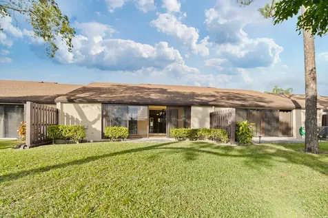 633 Sea Pine Way Greenacres FL 33415