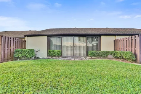 633 Sea Pine Way Greenacres FL 33415