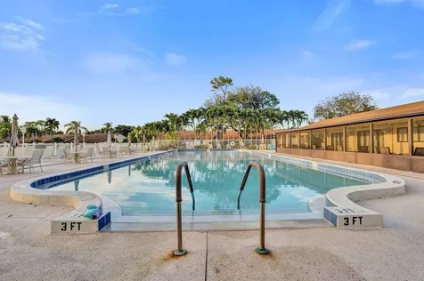 633 Sea Pine Way Greenacres FL 33415