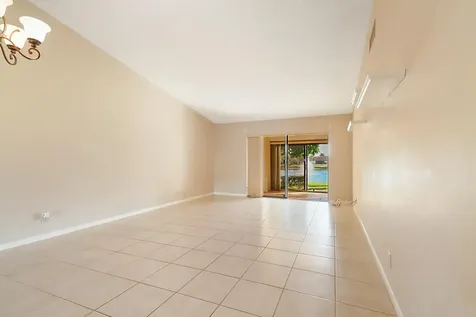 633 Sea Pine Way Greenacres FL 33415