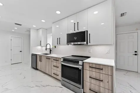 6 Clubhouse Lane Boynton Beach FL 33436