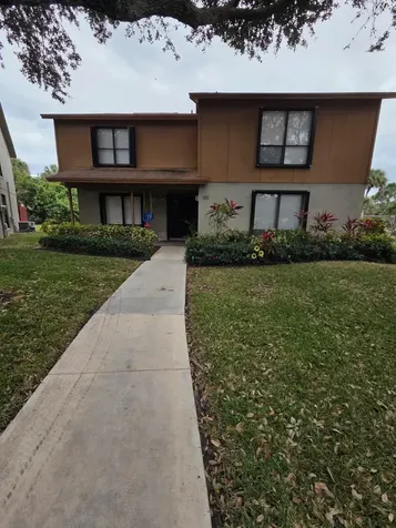 810 Sandtree Drive Palm Beach Gardens FL 33403