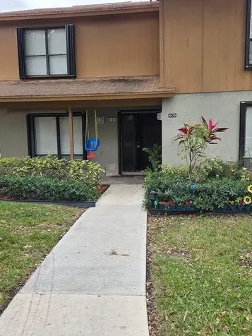 810 Sandtree Drive Palm Beach Gardens FL 33403