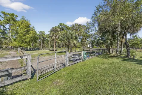 2910 Doe Trail Loxahatchee FL 33470