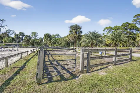 2910 Doe Trail Loxahatchee FL 33470
