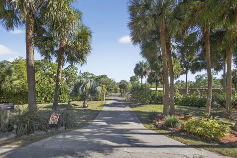 2910 Doe Trail Loxahatchee FL 33470