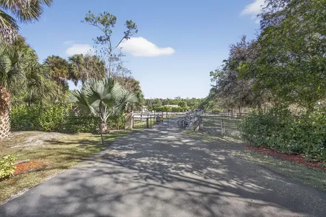 2910 Doe Trail Loxahatchee FL 33470