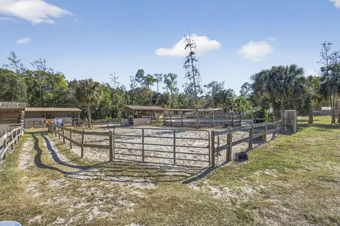 2910 Doe Trail Loxahatchee FL 33470
