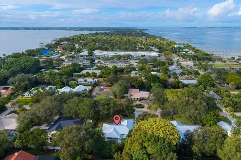 5 Copaire Drive Sewalls Point FL 34996