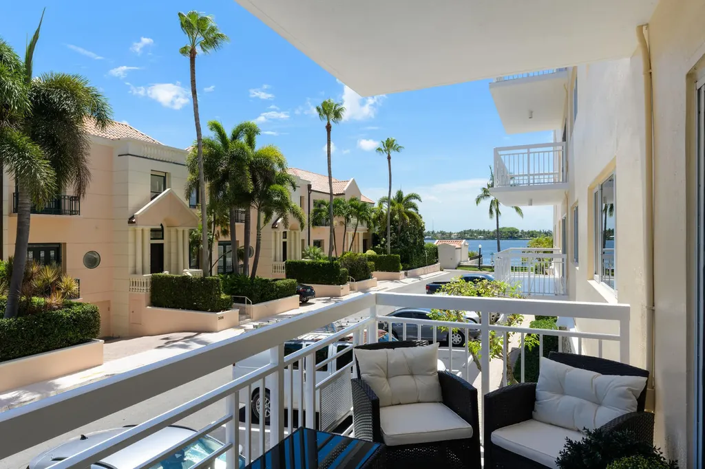 250 Bradley Place Palm Beach FL 33480