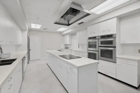 200 Bradley Place Palm Beach FL 33480