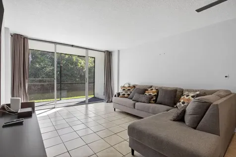 107 Royal Park Drive Oakland Park FL 33309