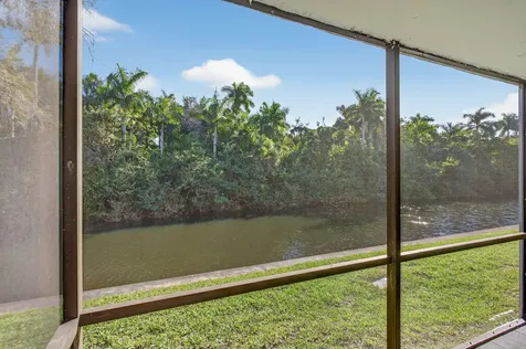 107 Royal Park Drive Oakland Park FL 33309