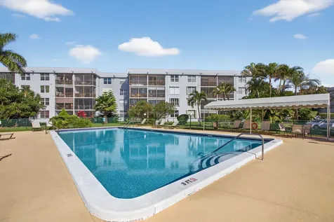 107 Royal Park Drive Oakland Park FL 33309