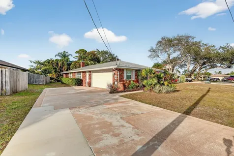 1207 Se Palm Beach Road Port Saint Lucie FL 34952