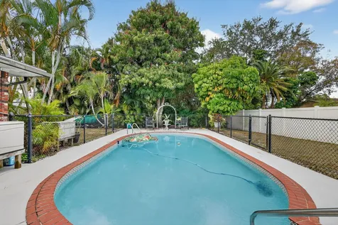 1207 Se Palm Beach Road Port Saint Lucie FL 34952