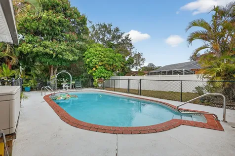 1207 Se Palm Beach Road Port Saint Lucie FL 34952