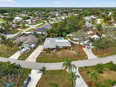 1207 Se Palm Beach Road Port Saint Lucie FL 34952