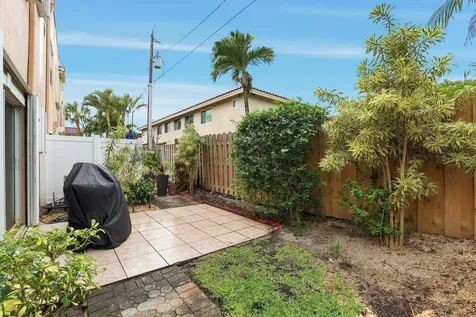 2049 SE 6th Street Deerfield Beach FL 33441