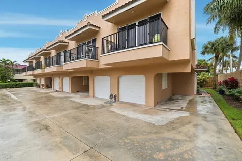 2049 SE 6th Street Deerfield Beach FL 33441