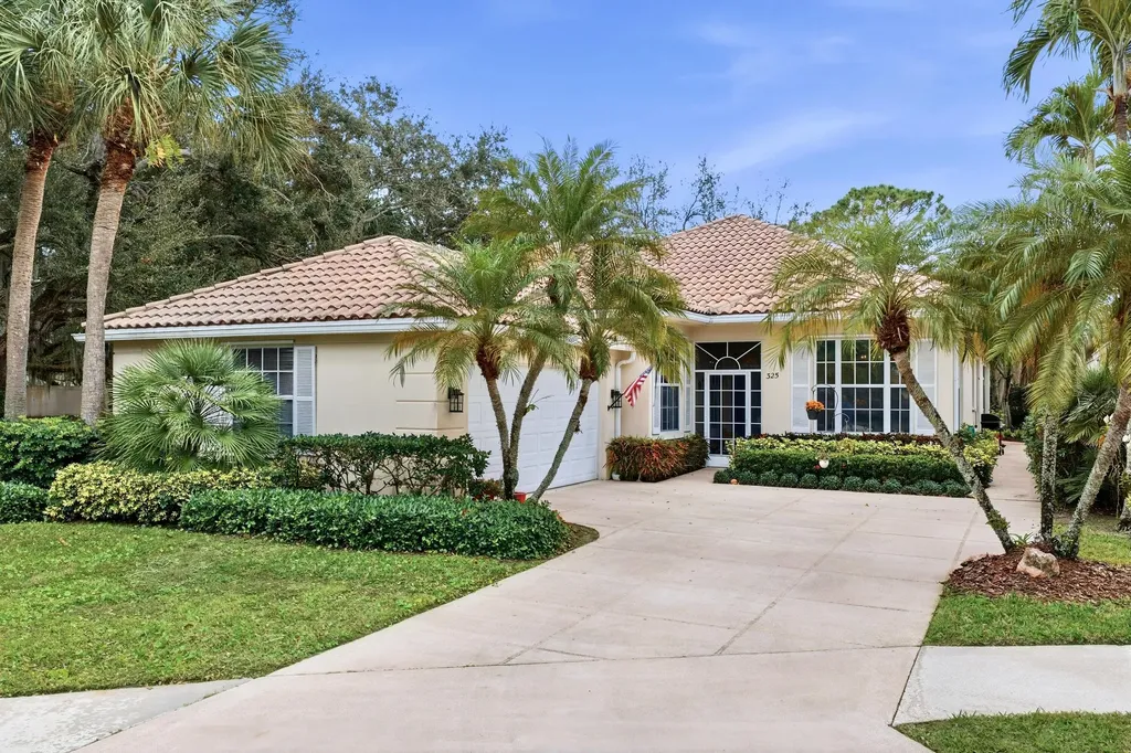 325 Kelsey Park Circle Palm Beach Gardens FL 33410