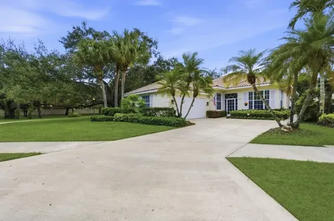 325 Kelsey Park Circle Palm Beach Gardens FL 33410