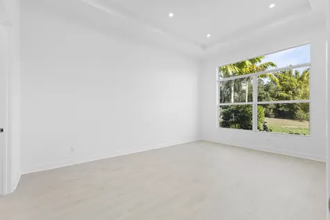 140 Se Via Tirso Port Saint Lucie FL 34952
