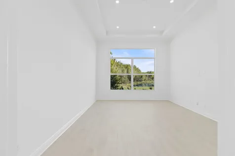 140 Se Via Tirso Port Saint Lucie FL 34952