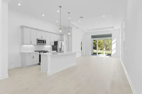 140 Se Via Tirso Port Saint Lucie FL 34952