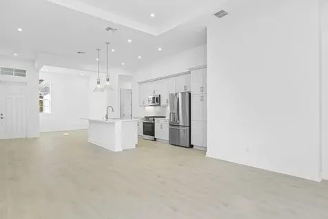 140 Se Via Tirso Port Saint Lucie FL 34952