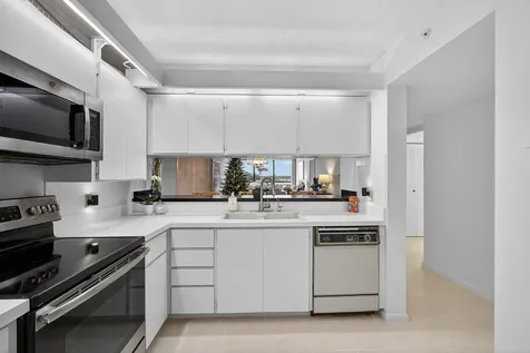 1801 Marina Isle Way Jupiter FL 33477
