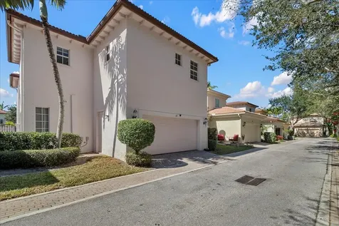 82 Stoney Drive Palm Beach Gardens FL 33410