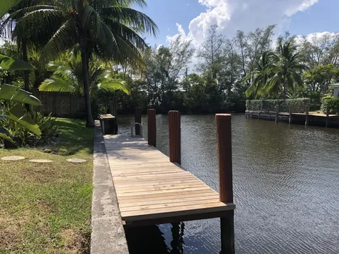 5811 NE 14th Road Fort Lauderdale FL 33334