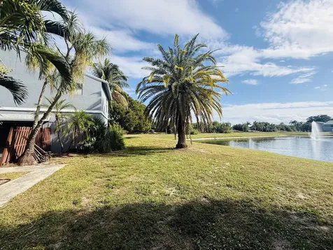 13 Crossings Circle Boynton Beach FL 33435