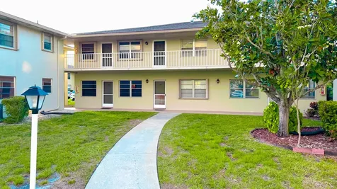 25 Lake Vista Trail Port Saint Lucie FL 34952