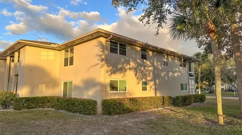25 Lake Vista Trail Port Saint Lucie FL 34952