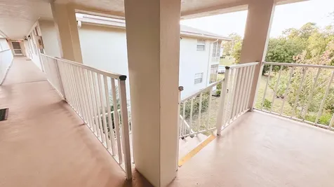 25 Lake Vista Trail Port Saint Lucie FL 34952