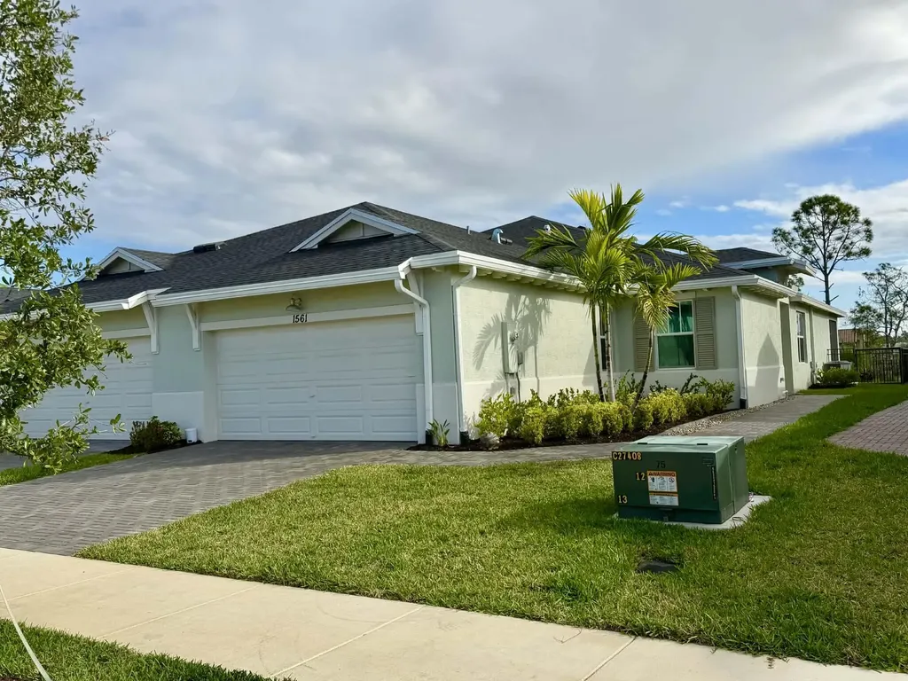 1561 Se Crosswood Way Port Saint Lucie FL 34984