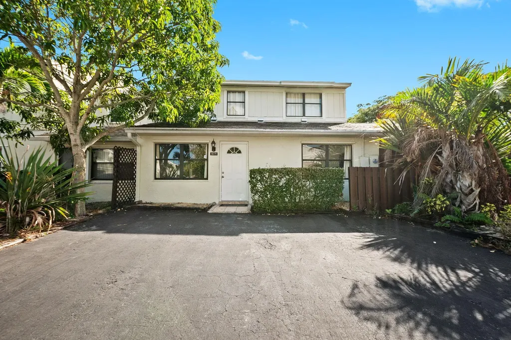 16379 Water Way Delray Beach FL 33484