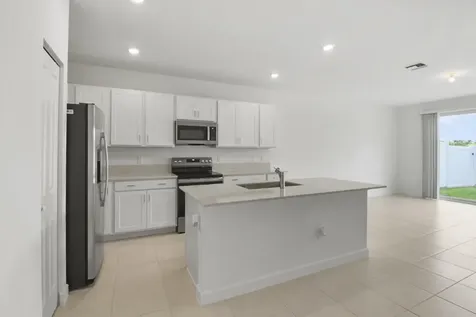 640 Se Lake Falls Street Port Saint Lucie FL 34984