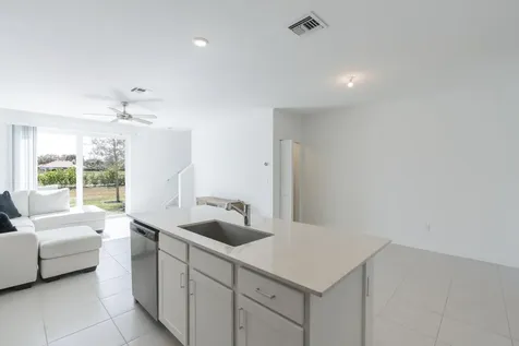 620 Se Lake Falls Street Port Saint Lucie FL 34984
