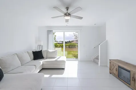 620 Se Lake Falls Street Port Saint Lucie FL 34984