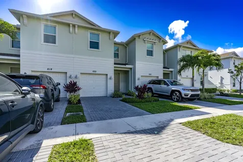 620 Se Lake Falls Street Port Saint Lucie FL 34984