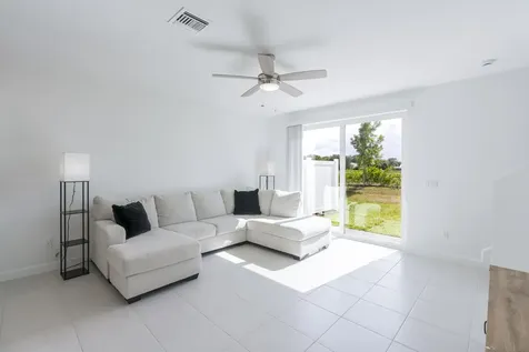 620 Se Lake Falls Street Port Saint Lucie FL 34984