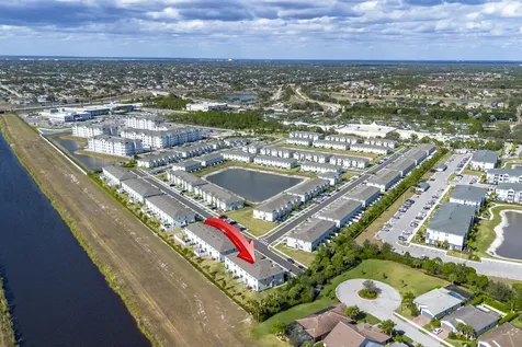 620 Se Lake Falls Street Port Saint Lucie FL 34984