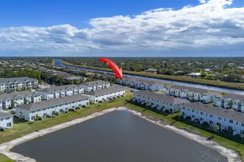 620 Se Lake Falls Street Port Saint Lucie FL 34984