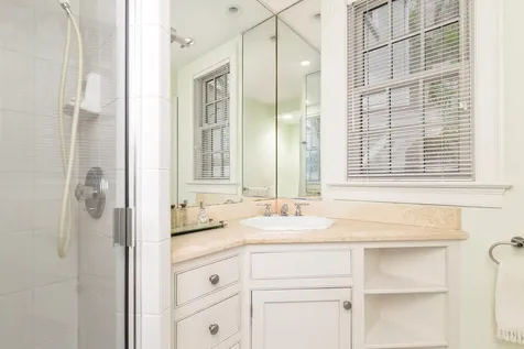224 Phipps Palm Beach FL 33480