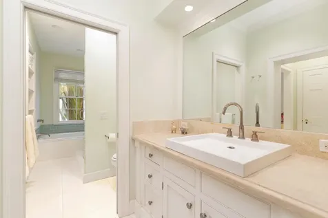 224 Phipps Palm Beach FL 33480