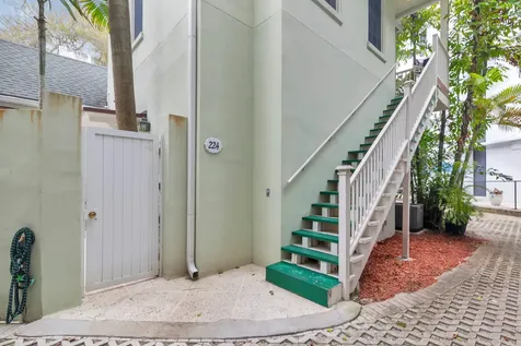 224 Phipps Palm Beach FL 33480